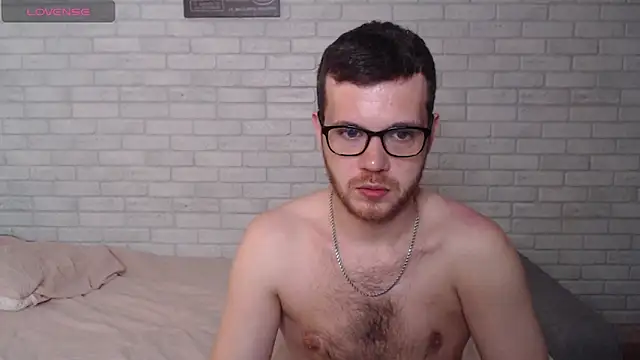 Snapshot of Alexxx_horny chatting on 17, 7, 2026 Alexxx horny online show from 17, 7, 2026