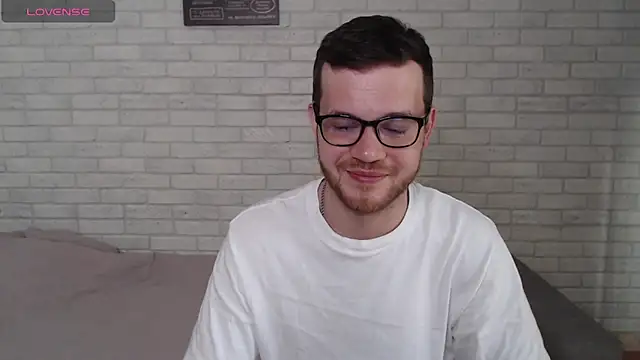 Snapshot of Alexxx_horny chatting on 27, 7, 2026 Alexxx horny online show from 27, 7, 2026