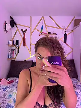 YOURSDEBORA online show from 22, 6, 2026