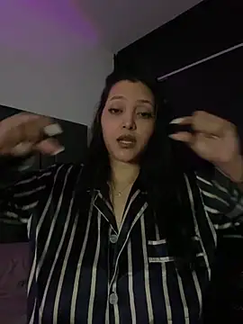Snapshot of MarcellaGriffin chatting on 2, 2, 2025 MarcellaGriffin online show from 2, 2, 2025