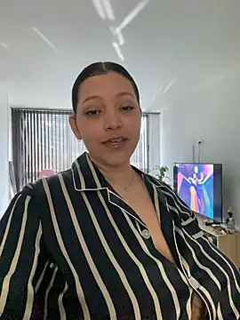 Snapshot of MarcellaGriffin chatting on 7, 2, 2025 MarcellaGriffin online show from 7, 2, 2025