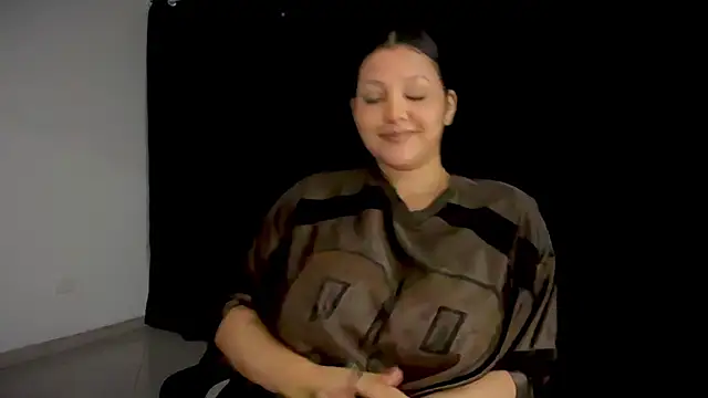 MarcellaGriffin online show from 18, 11, 2025