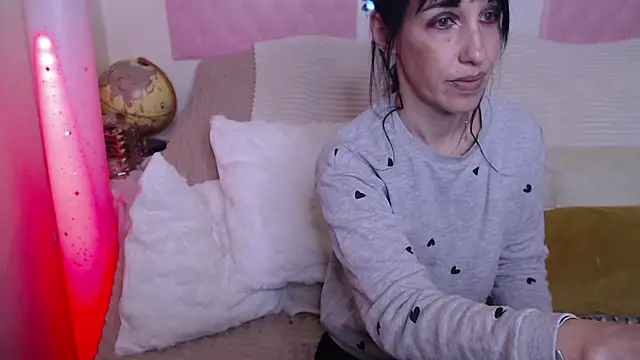 Snapshot of -carla- chatting on 31, 10, 2025 -carla- online show from 31, 10, 2025