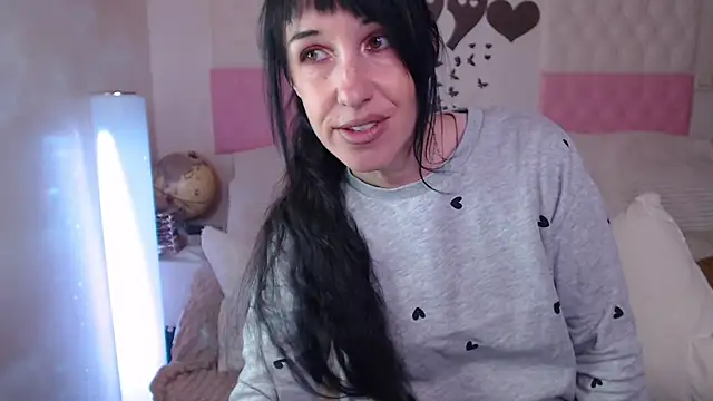 Snapshot of -carla- chatting on 20, 11, 2025 -carla- online show from 20, 11, 2025