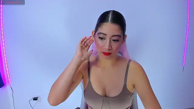 MeganWhite3 online show from 19, 2, 2025