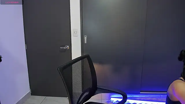 MeganWhite3 online show from 4, 12, 2025