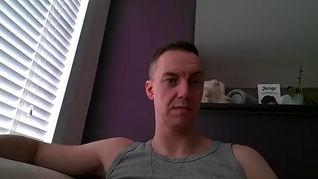 Snapshot of ploki2180 chatting on 15, 3, 2025 ploki2180 online show from 15, 3, 2025