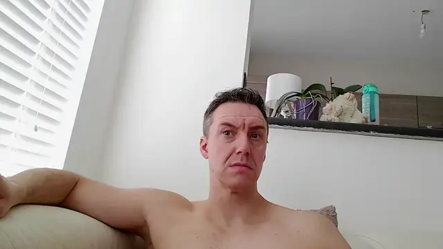 Snapshot of ploki2180 chatting on 12, 4, 2026 ploki2180 online show from 12, 4, 2026