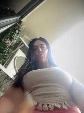 Snapshot of LilliThelo chatting on 18, 10, 2025 LilliThelo online show from 18, 10, 2025