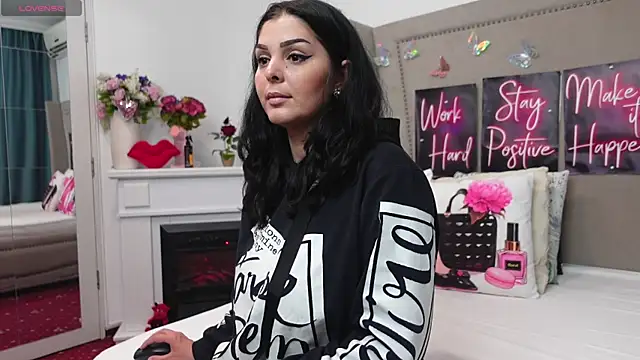 Snapshot of LexyRene chatting on 3, 5, 2026 LexyRene online show from 3, 5, 2026
