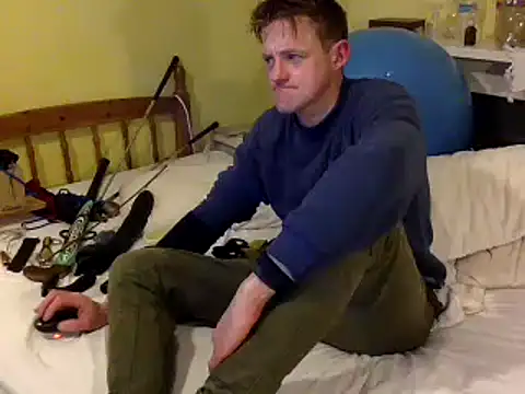 Snapshot of londonfuckwhore chatting on 23, 12, 2024 londonfuckwhore online show from 23, 12, 2024