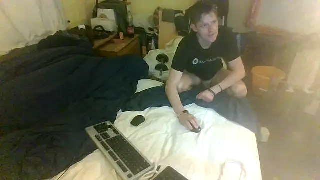 Snapshot of londonfuckwhore chatting on 14, 1, 2025 londonfuckwhore online show from 14, 1, 2025