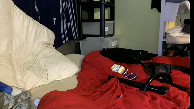 Snapshot of londonfuckwhore chatting on 15, 11, 2025 londonfuckwhore online show from 15, 11, 2025