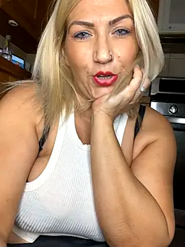 LittleMissEeve online show from 13, 9, 2025