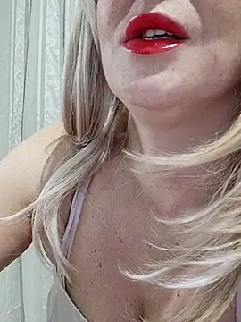 Snapshot of Vivian115 chatting on 19, 10, 2025 Vivian115 online show from 19, 10, 2025