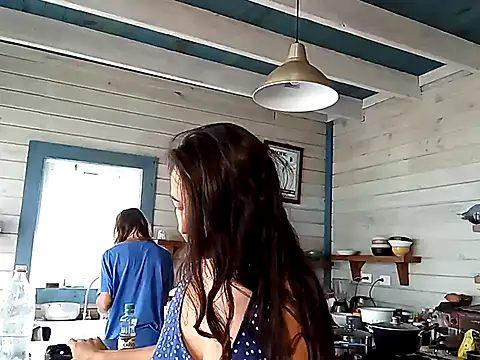 Snapshot of Luna-Natural chatting on 5, 1, 2025 Luna-Natural online show from 5, 1, 2025