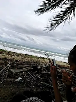 Snapshot of Luna-Natural chatting on 24, 10, 2025 Luna-Natural online show from 24, 10, 2025