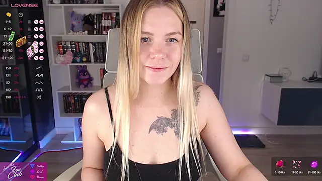Snapshot of Emma_Bryan chatting on 3, 10, 2025 Emma Bryan online show from 3, 10, 2025