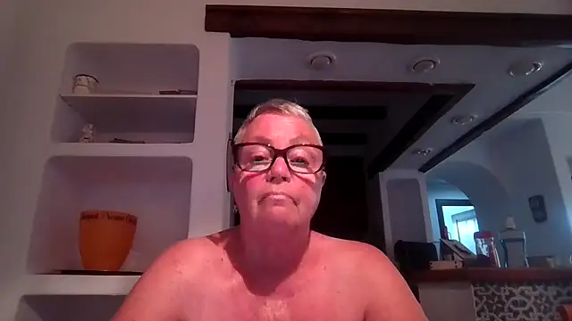 GrannyChrissy68 online show from 22, 10, 2025
