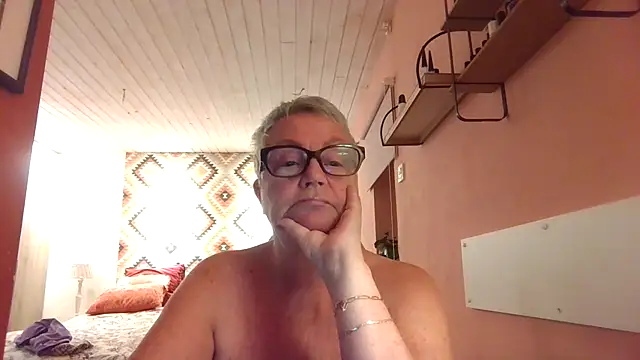 Snapshot of GrannyChrissy68 chatting on 1, 12, 2025 GrannyChrissy68 online show from 1, 12, 2025