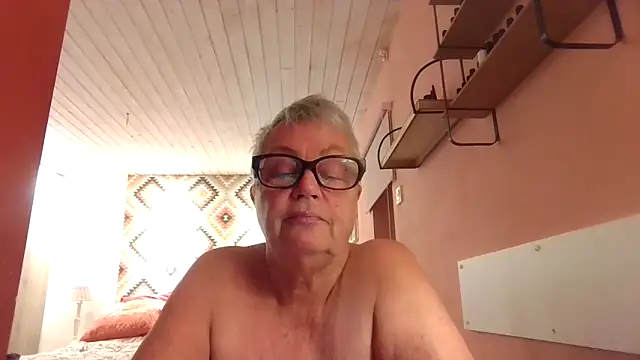 Snapshot of GrannyChrissy68 chatting on 4, 12, 2025 GrannyChrissy68 online show from 4, 12, 2025