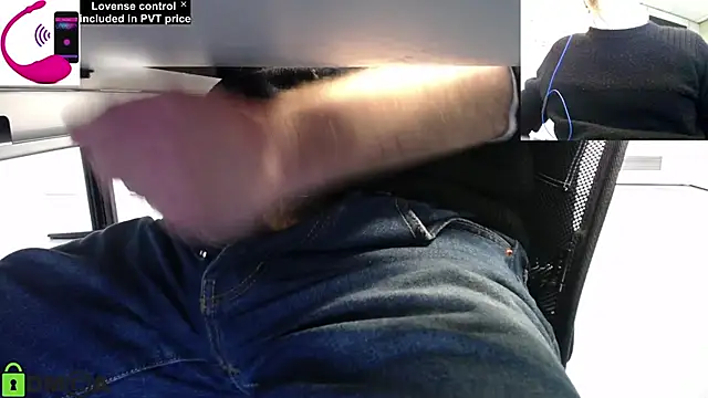 Snapshot of pliko chatting on 2, 12, 2024 pliko online show from 2, 12, 2024