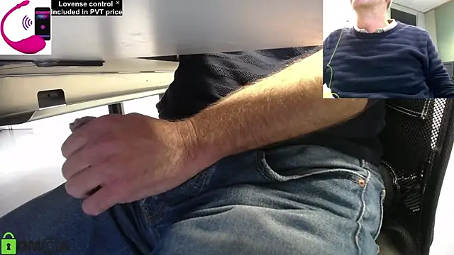 Snapshot of pliko chatting on 1, 10, 2025 pliko online show from 1, 10, 2025