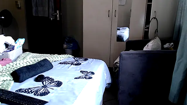 Snapshot of FitSelina66 chatting on 17, 9, 2025 FitSelina66 online show from 17, 9, 2025