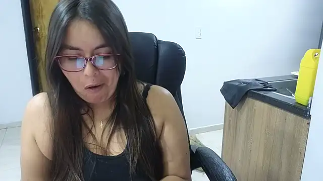 Ixchel Anaid online show from 4, 2, 2025