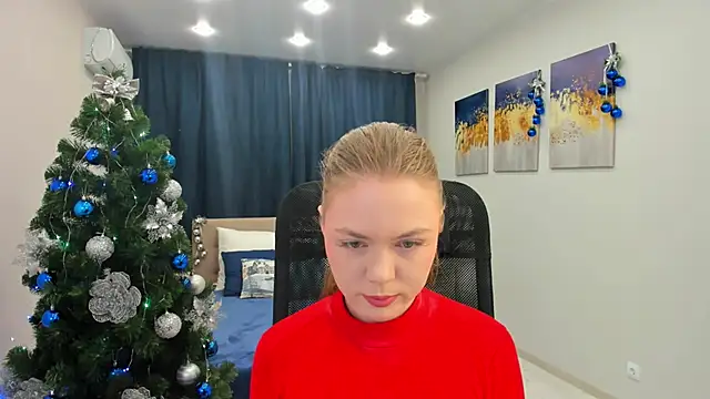Strawberrye online show from 17, 12, 2024
