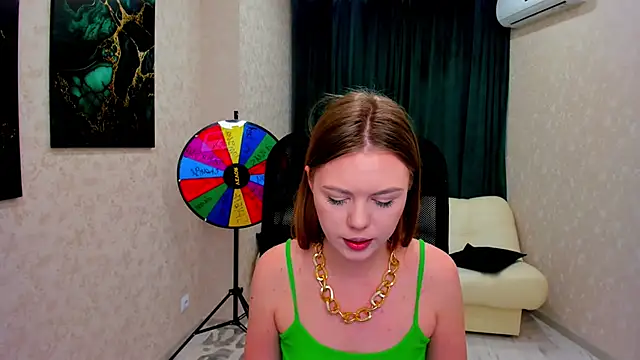 Strawberrye online show from 12, 3, 2025