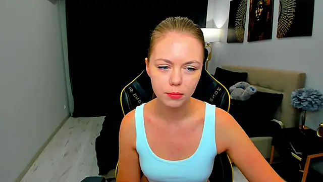 Strawberrye online show from 31, 5, 2026
