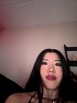 Amanita Bloom online show from 5, 10, 2025