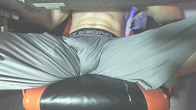 Dick and muscles online show from 13, 10, 2025