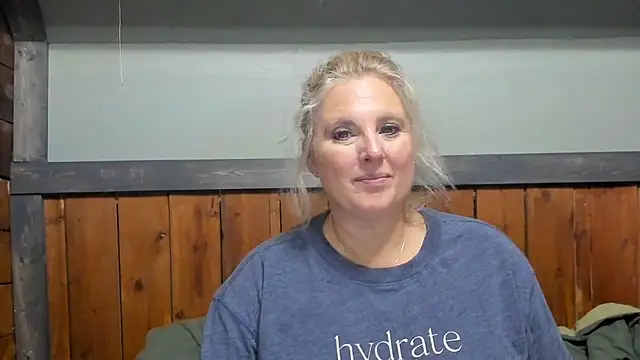 Snapshot of lisaxlovexxx chatting on 12, 9, 2025 lisaxlovexxx online show from 12, 9, 2025