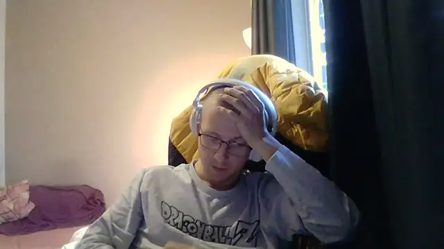 Snapshot of David250692 chatting on 21, 11, 2025 David250692 online show from 21, 11, 2025