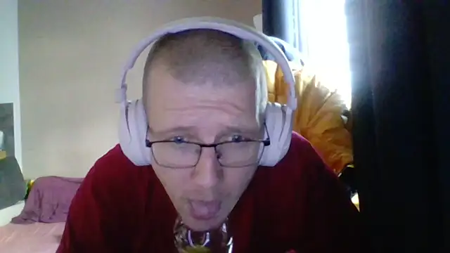 Snapshot of David250692 chatting on 23, 11, 2025 David250692 online show from 23, 11, 2025