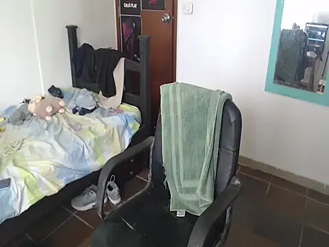 alisterxxx online show from 14, 4, 2026