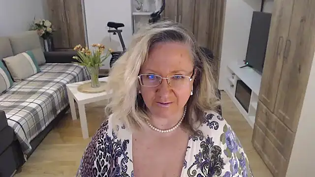 Raisshy online show from 9, 3, 2025