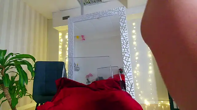 girl nextd00r online show from 15, 2, 2025