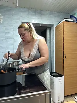 Snapshot of SabinaSweety chatting on 2, 2, 2026 SabinaSweety online show from 2, 2, 2026