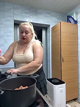 Snapshot of SabinaSweety chatting on 12, 2, 2026 SabinaSweety online show from 12, 2, 2026