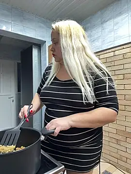 Snapshot of SabinaSweety chatting on 16, 2, 2026 SabinaSweety online show from 16, 2, 2026