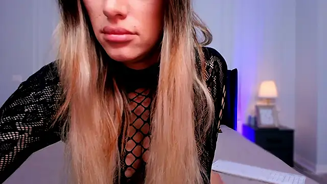 ElizzaBubble online show from 25, 1, 2025