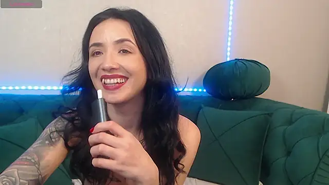 Snapshot of GlamKate chatting on 4, 3, 2025 GlamKate online show from 4, 3, 2025