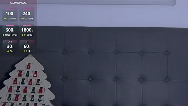 Clara-xoxo online show from 15, 12, 2025