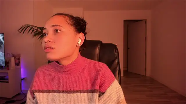 charlottehamilton online show from 4, 12, 2025