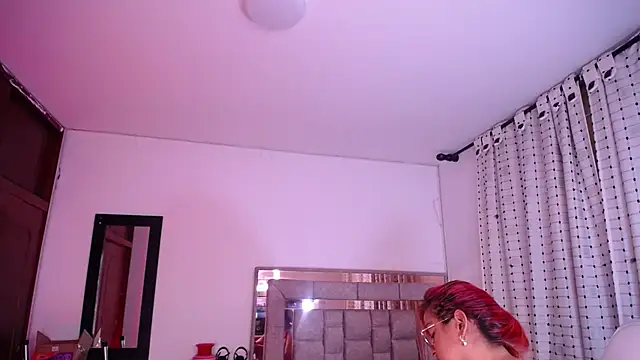 salomecastro  online show from 11, 3, 2025