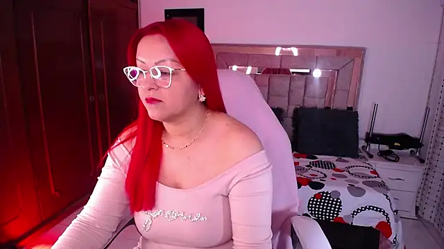 salomecastro  online show from 5, 11, 2025