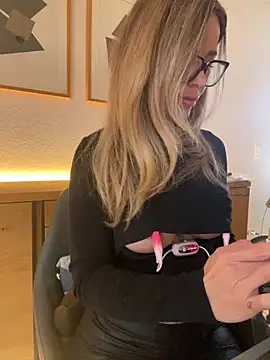 Etwas neugierig online show from 15, 1, 2025